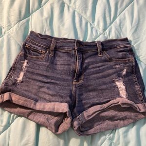 Hollister 3” Mid Rise Short